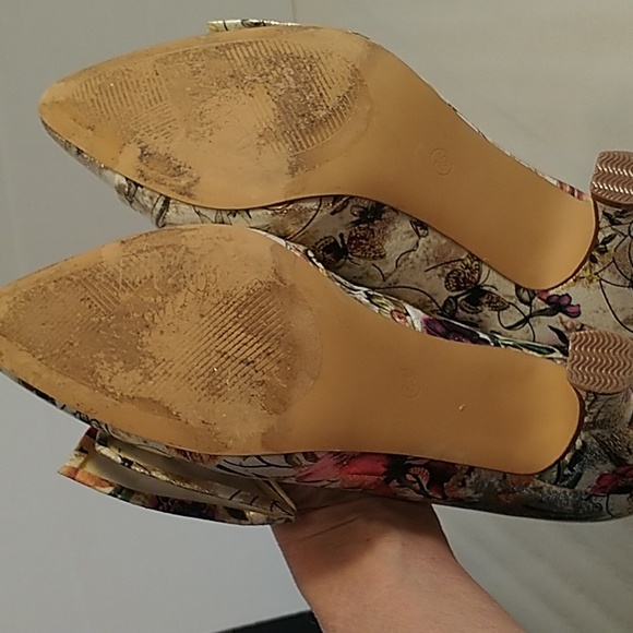 Bellini Women's Floral Gold Pumps Size 7.5M - Picture 8 of 9